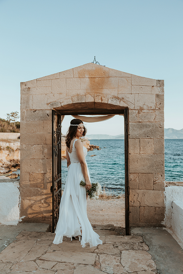 outdoor-spring-wedding-aigina-white-romantic-florals_04