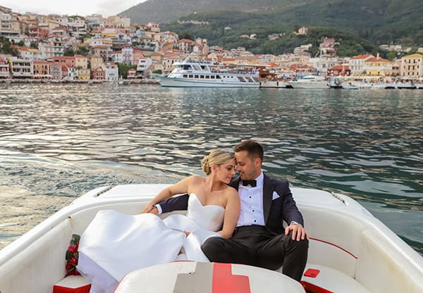 outdoor-summer-wedding-parga-blooms-bougainvillea_01