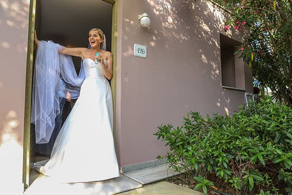 outdoor-summer-wedding-parga-blooms-bougainvillea_06