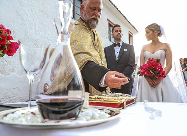 outdoor-summer-wedding-parga-blooms-bougainvillea_07x