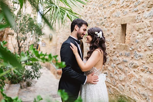 romantic-fall-wedding-sparta-white-blooms-olive_01