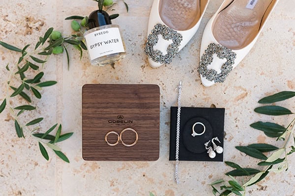 romantic-fall-wedding-sparta-white-blooms-olive_04