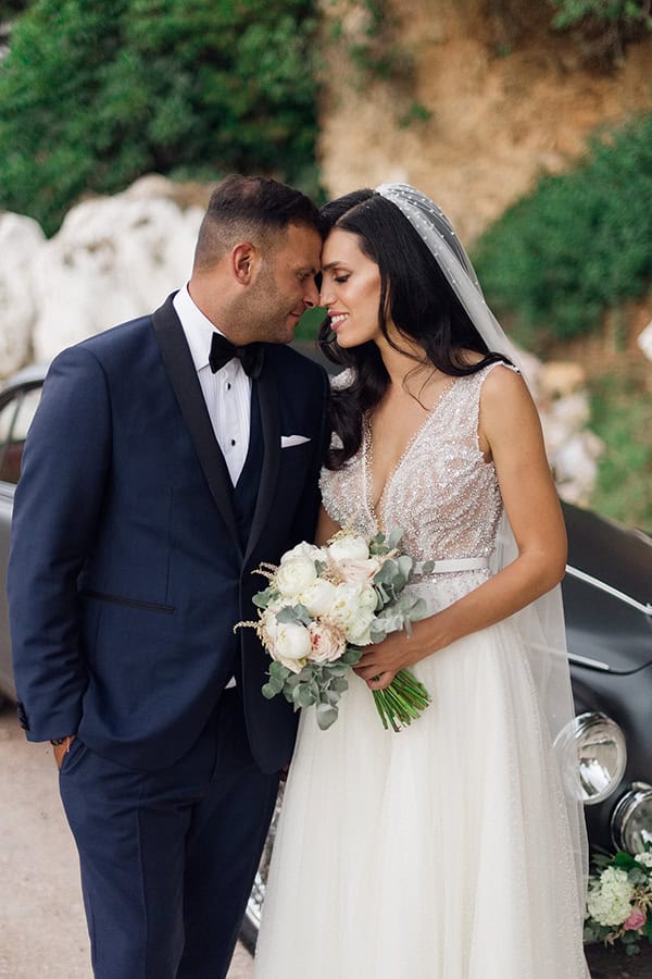 romantic-summer-wedding-athens-roses-white-hydrangeas_01x