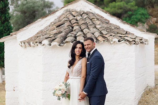 romantic-summer-wedding-athens-roses-white-hydrangeas_03