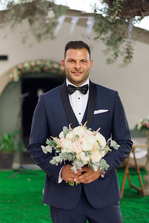 romantic-summer-wedding-athens-roses-white-hydrangeas_22