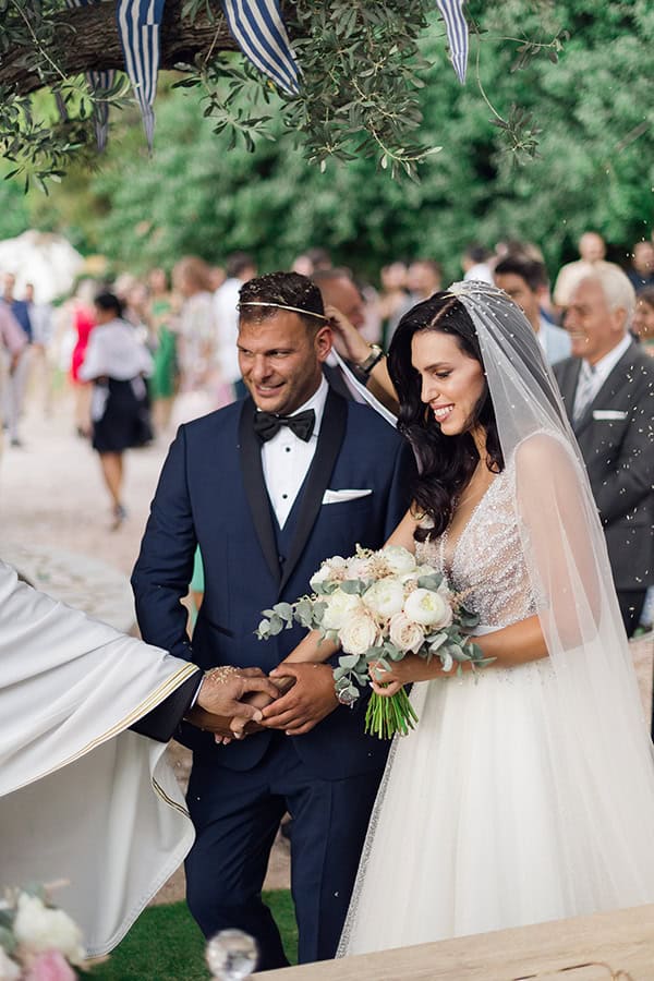 romantic-summer-wedding-athens-roses-white-hydrangeas_54