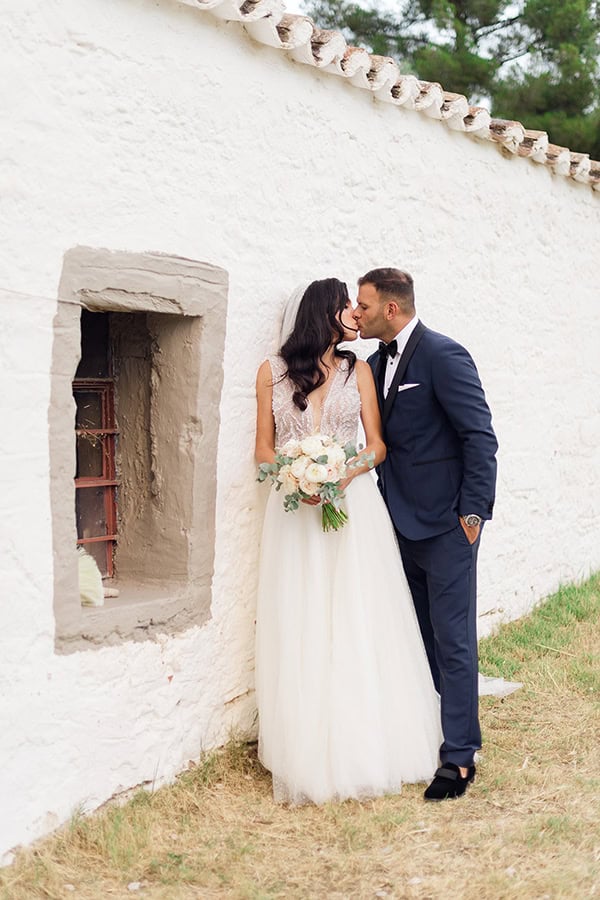 romantic-summer-wedding-athens-roses-white-hydrangeas_56