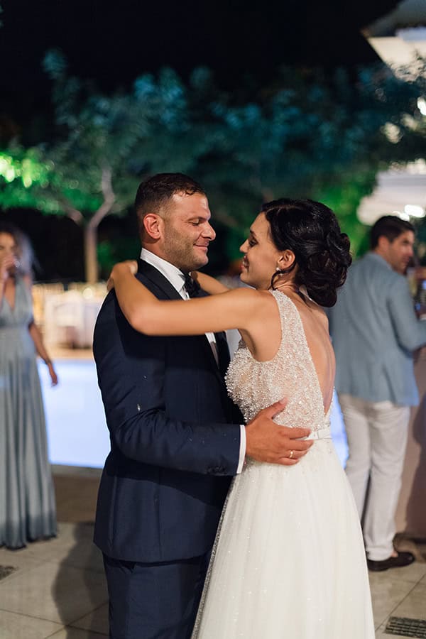 romantic-summer-wedding-athens-roses-white-hydrangeas_70