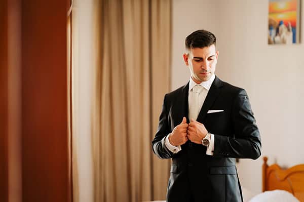 romantic-summer-wedding-evoia-white-flowers_11x