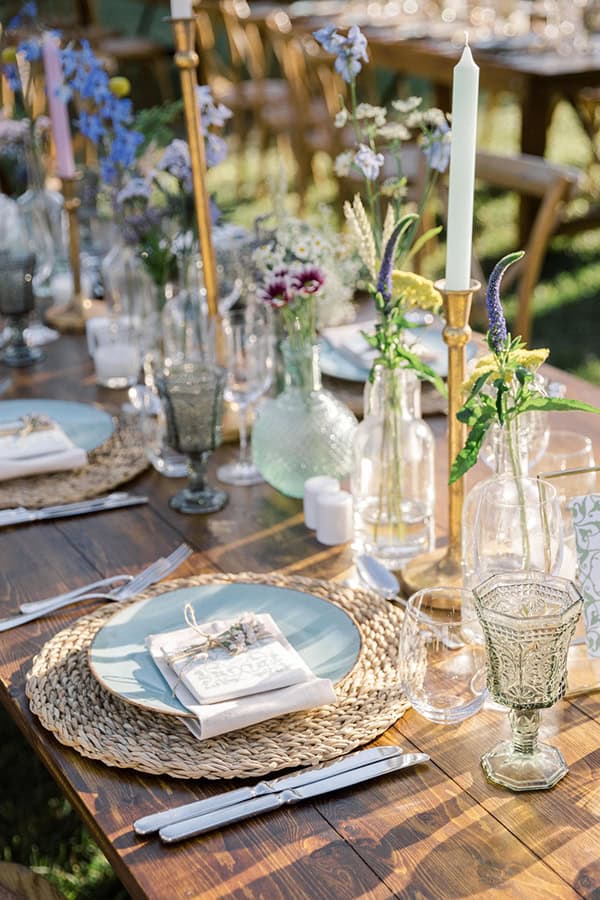 rustic-chic-wedding-impressive-floral-arrangments-magic-lighting_48