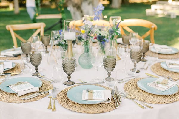 rustic-chic-wedding-impressive-floral-arrangments-magic-lighting_57