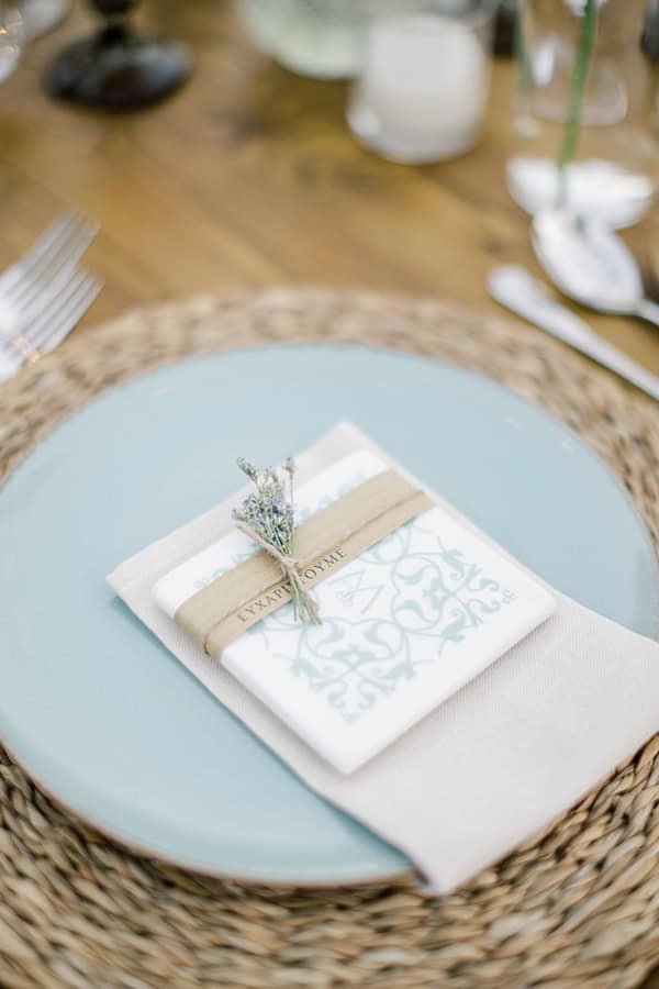 rustic-chic-wedding-impressive-floral-arrangments-magic-lighting_63