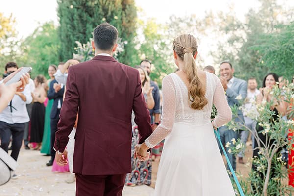 rustic-chic-wedding-impressive-floral-arrangments-magic-lighting_72