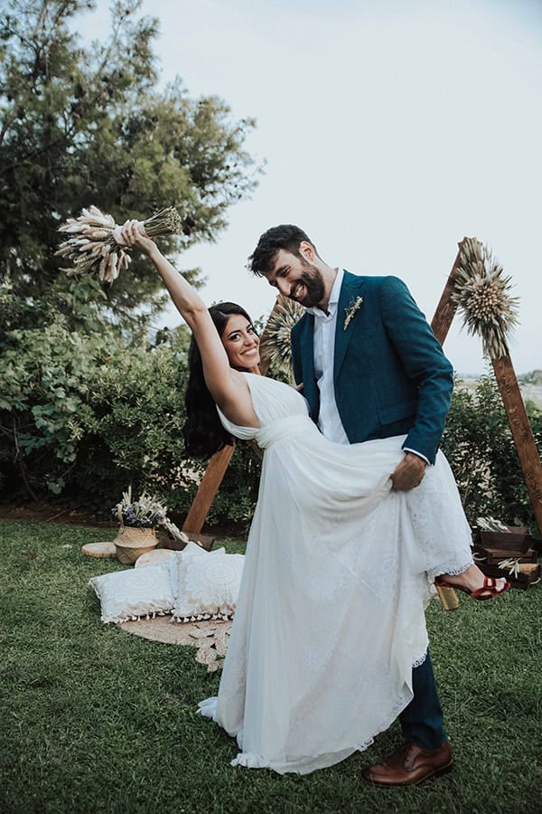 rustic-summer-wedding-athens-levander-wheat_03x