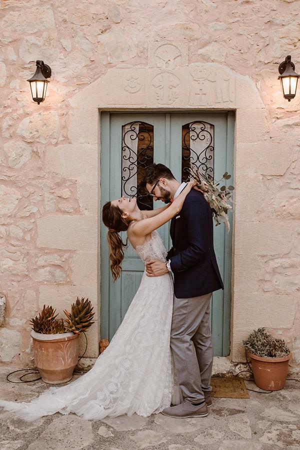 rustic-summer-wedding-chania-wheats-pottery-details_04x