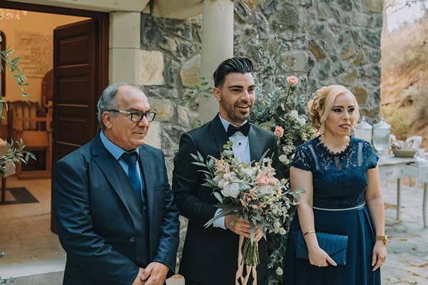 rustic-summer-wedding-platres-roses-eucalyptus_16