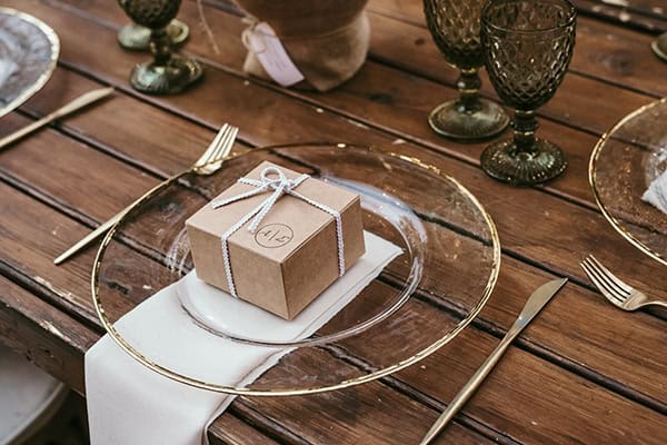 rustic-summer-wedding-platres-roses-eucalyptus_29