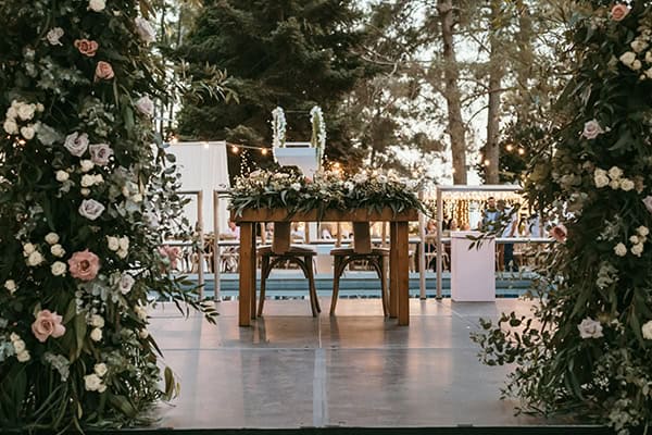 rustic-summer-wedding-platres-roses-eucalyptus_29x