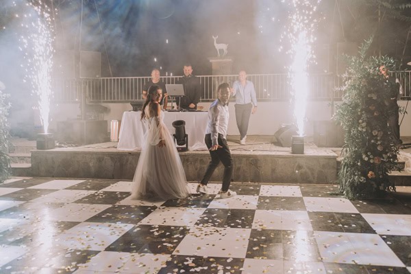 rustic-summer-wedding-platres-roses-eucalyptus_36