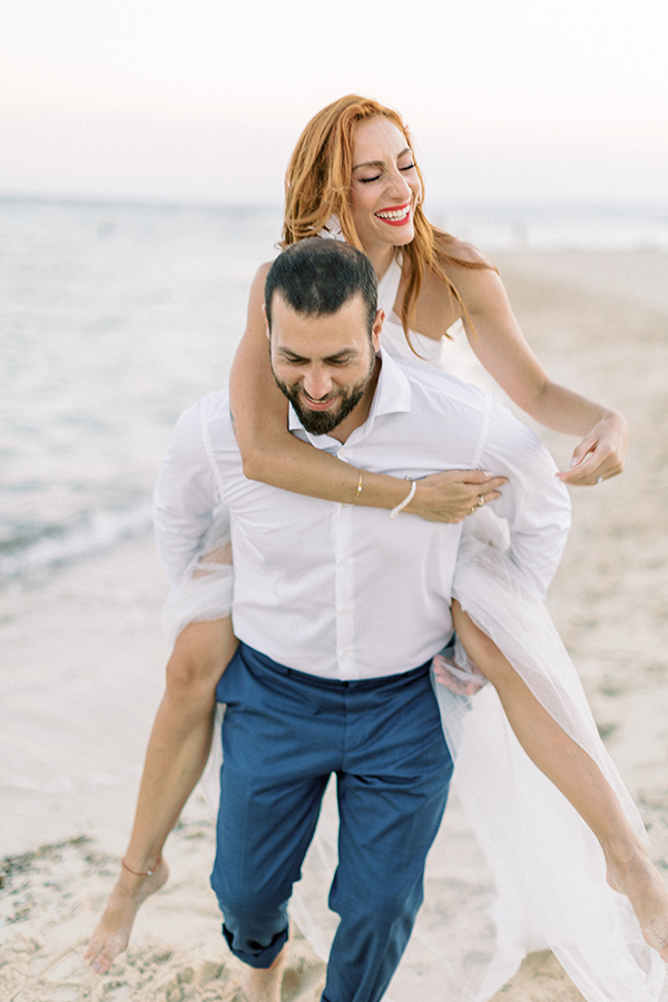 stylish-summer-wedding-nava-seaside-colorful-florals_03