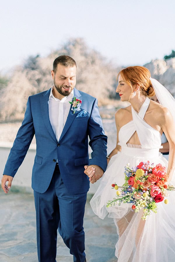 stylish-summer-wedding-nava-seaside-colorful-florals_33