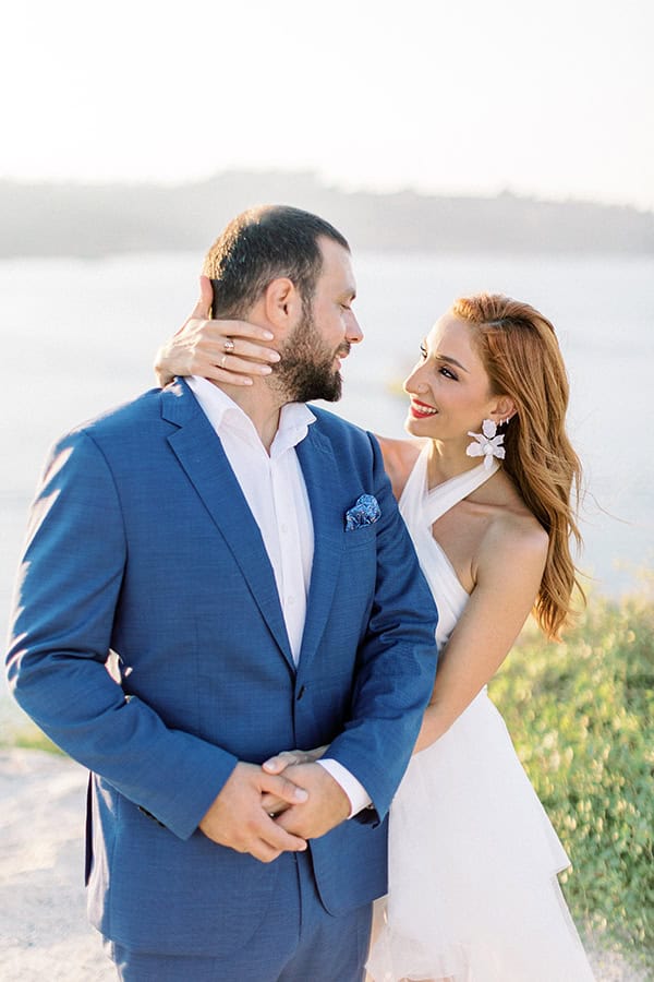 stylish-summer-wedding-nava-seaside-colorful-florals_52