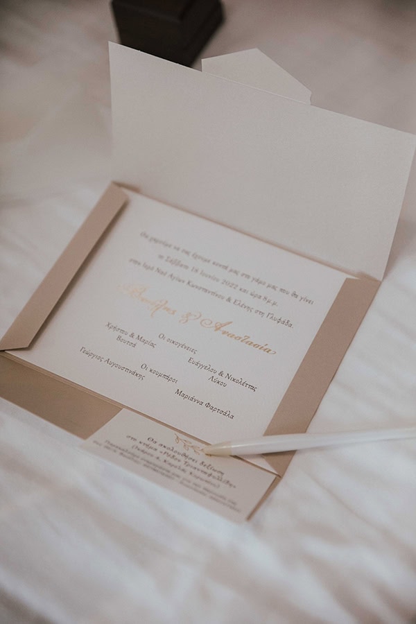 summer-wedding-athens-romantic-arrangments-roses-olive_10z