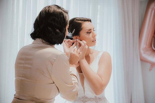 summer-wedding-athens-romantic-arrangments-roses-olive_15