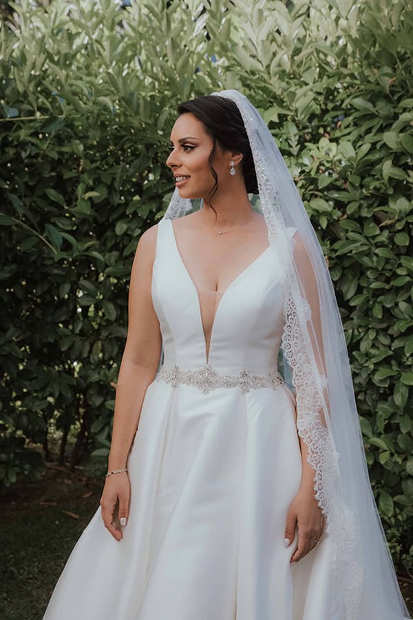 summer-wedding-athens-romantic-arrangments-roses-olive_18x