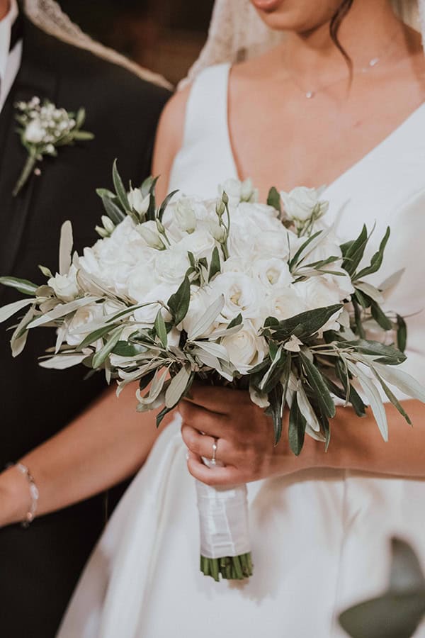summer-wedding-athens-romantic-arrangments-roses-olive_31