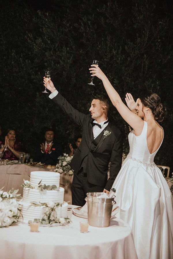 summer-wedding-athens-romantic-arrangments-roses-olive_46