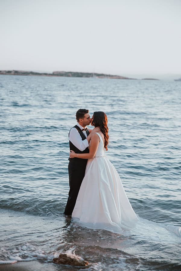 summer-wedding-athens-romantic-arrangments-roses-olive_57