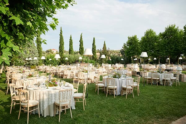 summer-wedding-athens-wheat-colorful-flowers_12