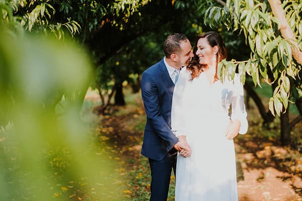 summer-wedding-drama-colorful-florals_04