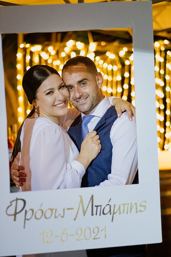 summer-wedding-drama-colorful-florals_33