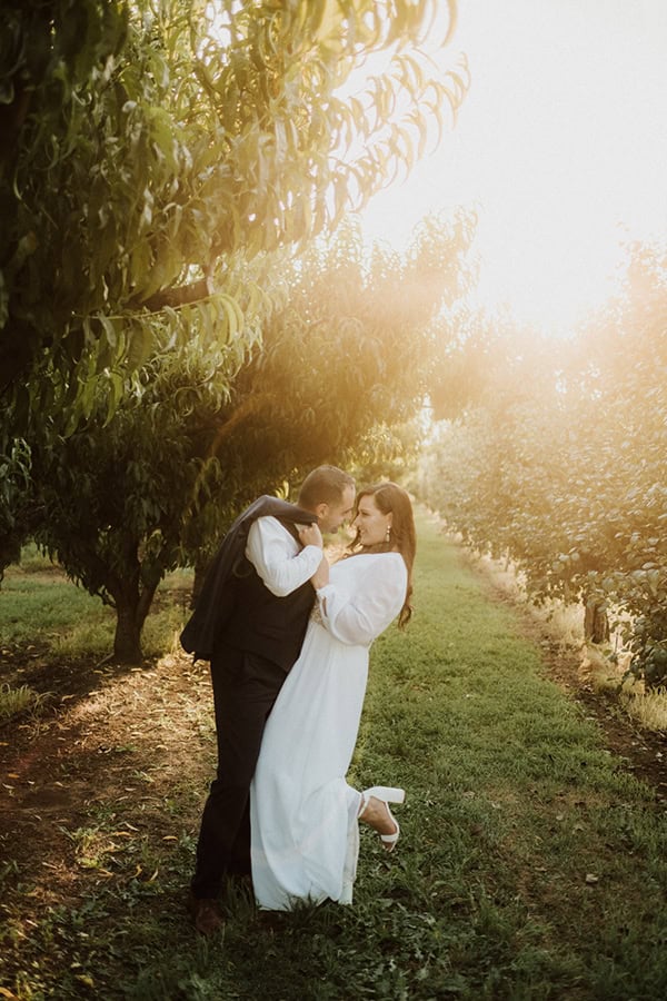 summer-wedding-drama-colorful-florals_38