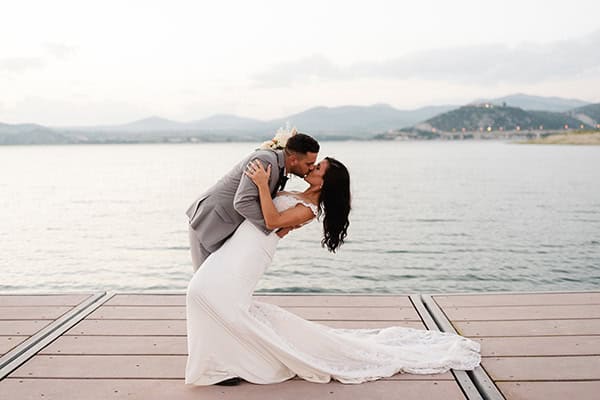 Kαλοκαιρινός γάμος με pampas grass κι άλλα λουλούδια σε παστέλ αποχρώσεις │ Περιστέρα & Αθανάσιος