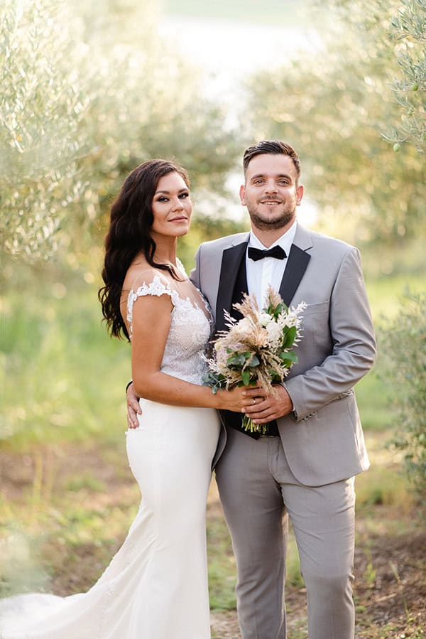 summer-wedding-pampas-grass-other-florals-pastel-hues_01x