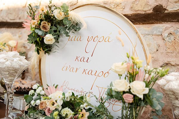 summer-wedding-pampas-grass-other-florals-pastel-hues_28