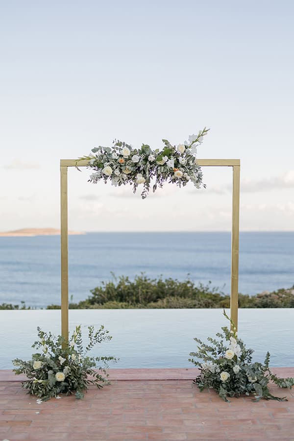 unique-decoration-ideas-colorful-blooms-greek-elements-island-wedding_11