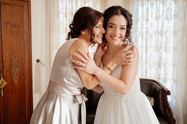 beautiful-fall-wedding-drama-romantic-blooms-white-color_11