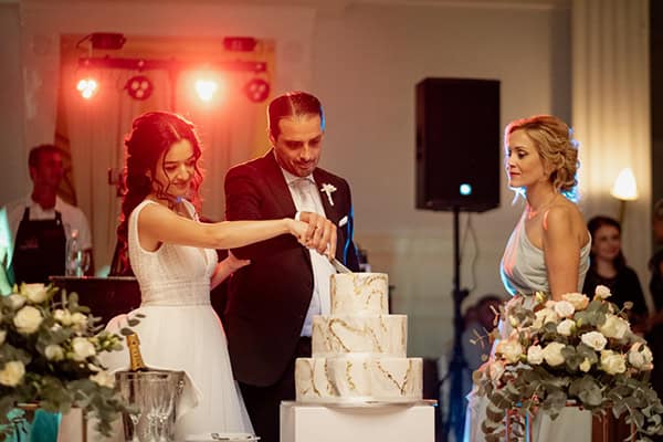 beautiful-fall-wedding-drama-romantic-blooms-white-color_36