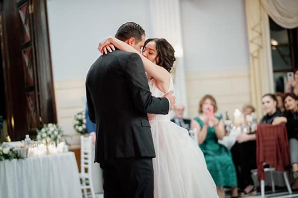 beautiful-fall-wedding-drama-romantic-blooms-white-color_37