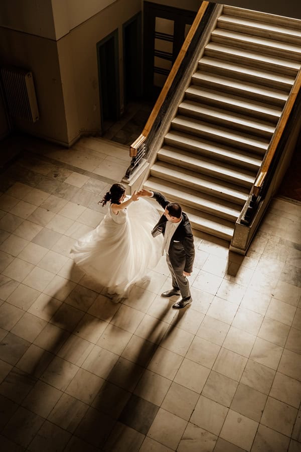 beautiful-fall-wedding-drama-romantic-blooms-white-color_39