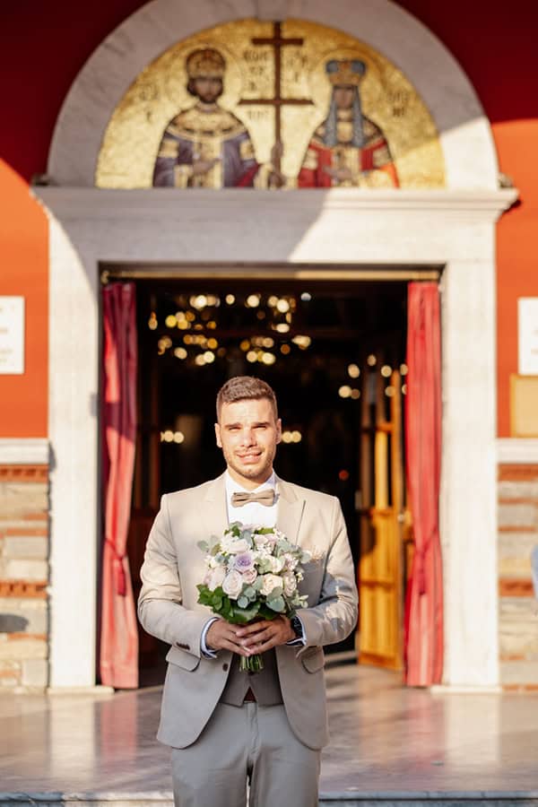 beautiful-summer-wedding-drama-pampas-grass-purple-roses_11