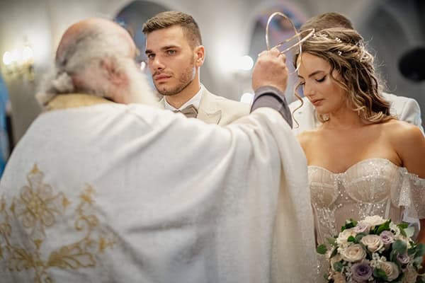 beautiful-summer-wedding-drama-pampas-grass-purple-roses_14