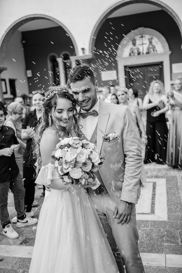 beautiful-summer-wedding-drama-pampas-grass-purple-roses_40