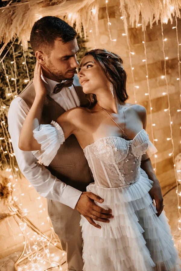 beautiful-summer-wedding-drama-pampas-grass-purple-roses_50