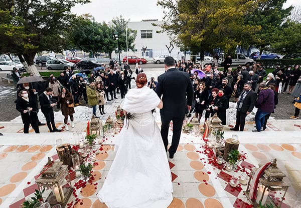 beautiful-winter-wedding-athens-red-roses_19