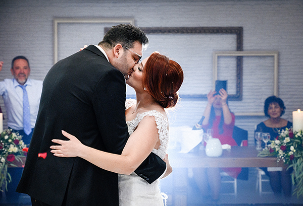 beautiful-winter-wedding-athens-red-roses_28